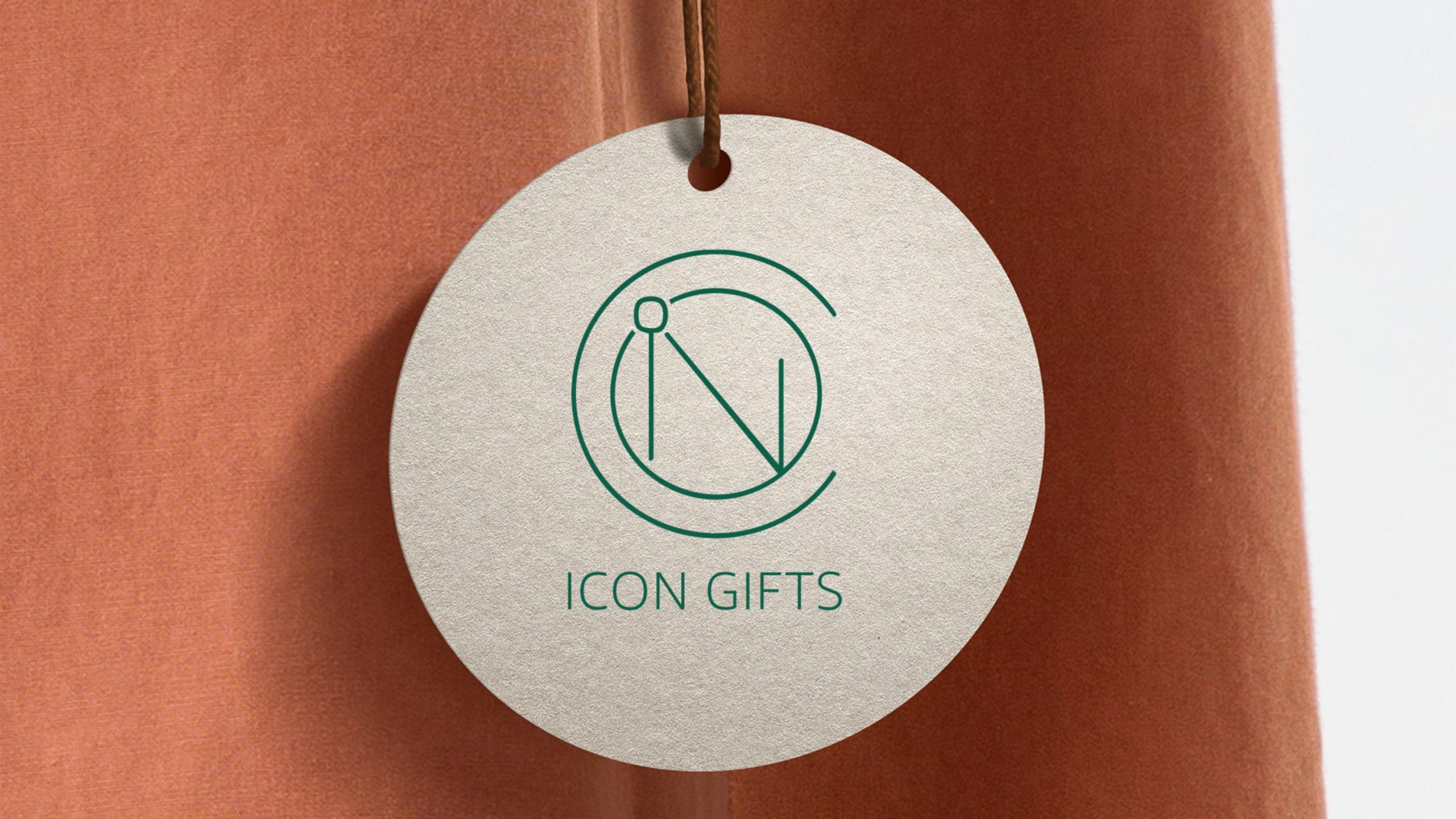 مجموعة الأكواب والزجاجات من Icon Gift